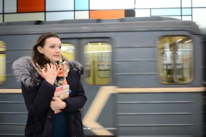 Объявления в поездах еще на двух линиях метро продублировали на английском языке. Фото: архив «Вечерняя Москва»