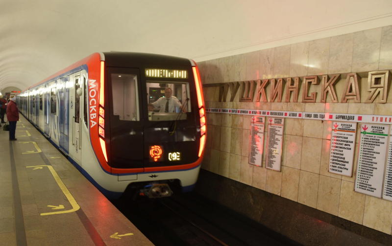 Столичная подземка выпустила сувениры с изображением поезда «Москва»