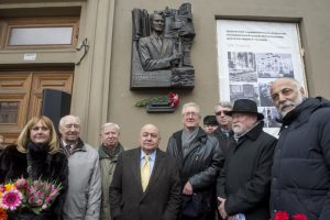 На открытии присутствовали родственники и соратники инженера. Фото: Артем Житенев На открытии присутствовали родственники и соратники инженера. Фото: Артем Житенев