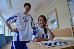 Ученицы школы №1450 заняли первое место среди девушек на турнире по шашкам Президентских спортивных игр. Фото: архив, «Вечерняя Москва» Ученицы школы №1450 заняли первое место среди девушек на турнире по шашкам Президентских спортивных игр. Фото: архив, «Вечерняя Москва»