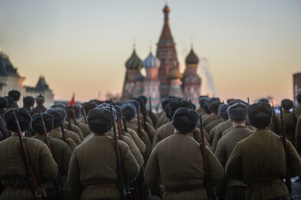 Резкое похолодание и мокрый снег ждут Москву на праздники