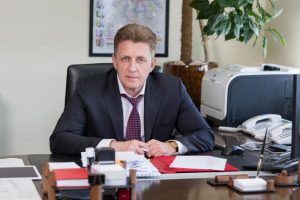 Служебный контракт с Виктором Козловским заключен на пять лет. Фото: Пресс-служба Московского метрополитена Служебный контракт с Виктором Козловским заключен на пять лет Фото: Пресс-служба Московского метрополитена