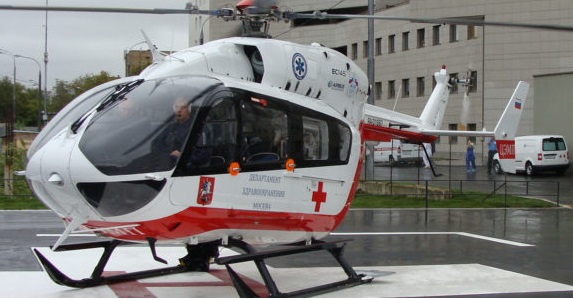 Младенца госпитализировали на вертолете после ДТП в Москве