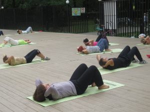 В Яблоневом саду проведут тренировку по фитнесу. Фото: Сергей Рыжков