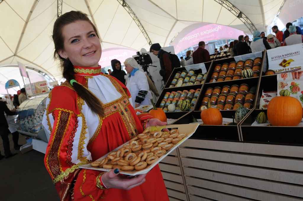 Рассыпчатый плов и хинкали попробуют гости столицы на «Самоварфесте»