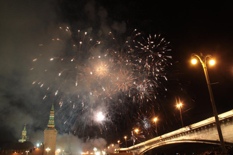 Жителей Москвы ждет большой салют на Красной площади