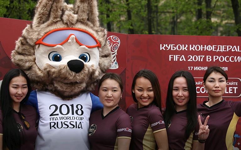 Четыре двухметровых Забиваки появились в Москве к Кубку конфедераций