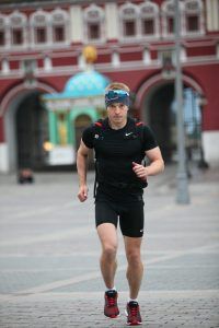 1 июля 2017 года. Никита Анисимов начал забег от Красной площади, а закончит в Санкт-Петербурге через 13 дней. Фото: Павел Волков