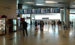 Аэропорты в Москве отменили и задержали более 40 вылетов