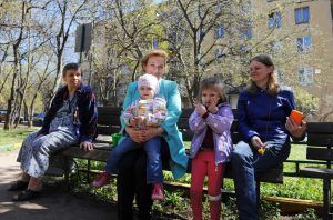 30 мая 2017 года. Жители пятиэтажки, расположенной в районе Чертаново Южное на Варшавском шоссе, надеются улучшить свои жилищные условия благодаря программе реновации. Фото: Александр Кожохин