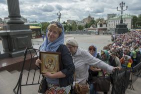 Мощи Николая Чудотворца последний день пребывают в Москве