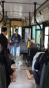 3 июля 2017 года. В троллейбусе, следующем по маршруту № 52, пассажиры не смогли спрятаться от дождя — в крыше зияла брешь, на полу и сиденьях была вода. Фото: Марина Гладкова 