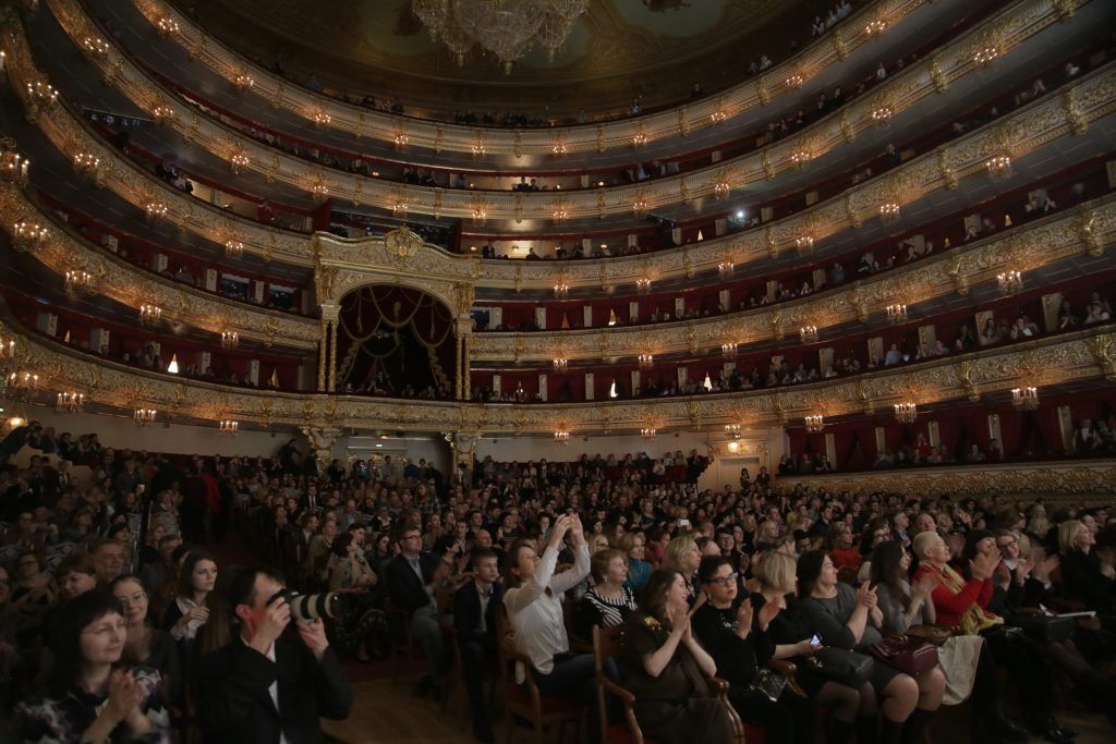 Театр со зрителями