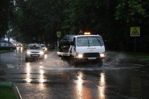 При невозможности смены транспорта водители должны соблюдать ПДД, не превышать скорость и не мешать другим участникам дорожного движения. Фото: архив, «Вечерняя Москва»