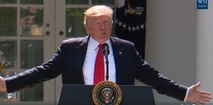 Свое мнение Трамп озвучил, выступая на пресс-конференции в Варшаве. Фото: Скриншот YouTube