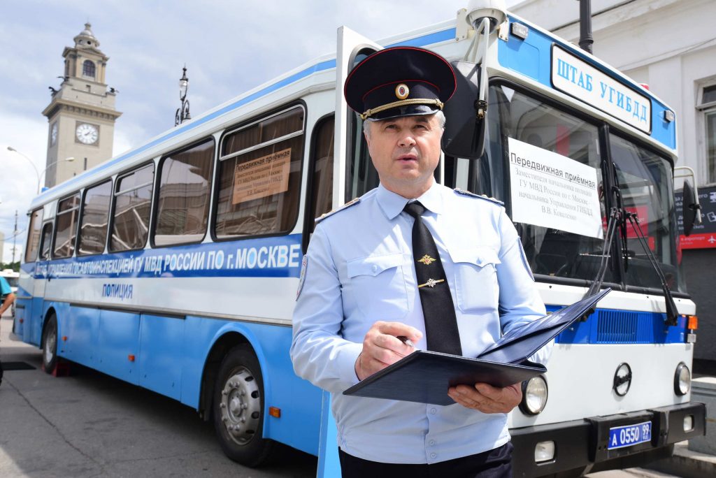 На юго-востоке Москвы разыскивают угонщика автобуса на 45 пассажиров