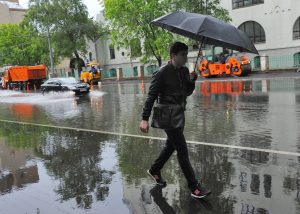 Жителей Москвы предупредили о ливневом дожде