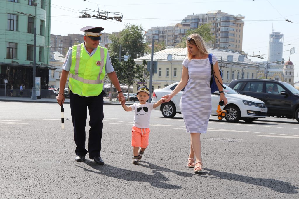 Акция "Снова в школу". Фото: архив, "Вечерняя Москва"