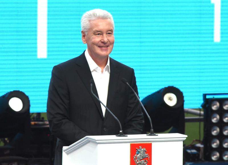 Мэр Москвы выступил на торжественном мероприятии в “Лужниках”