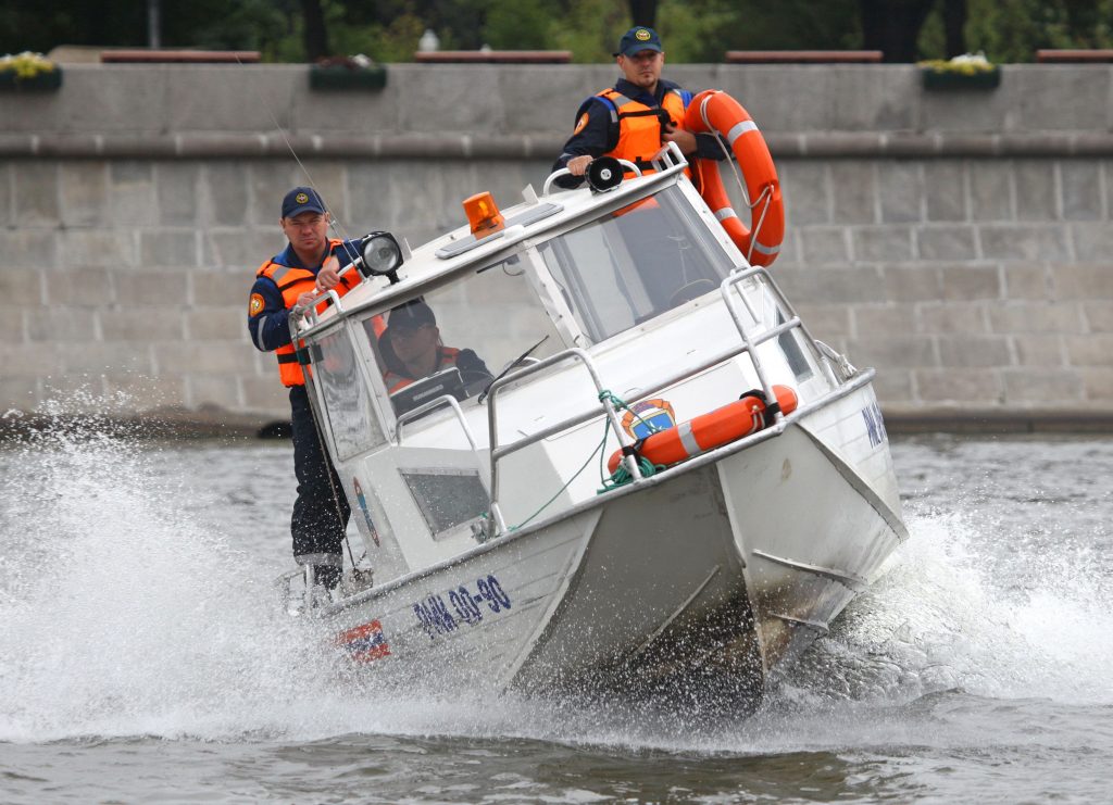 Из пруда на юго-востоке Москвы спасли нетрезвую пловчиху