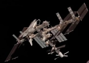 Одна из миссий космонавтов в открытом космосе — протестировать новый скафандр отечественного производства.<br /> Фото: Скриншот с видео Youtube