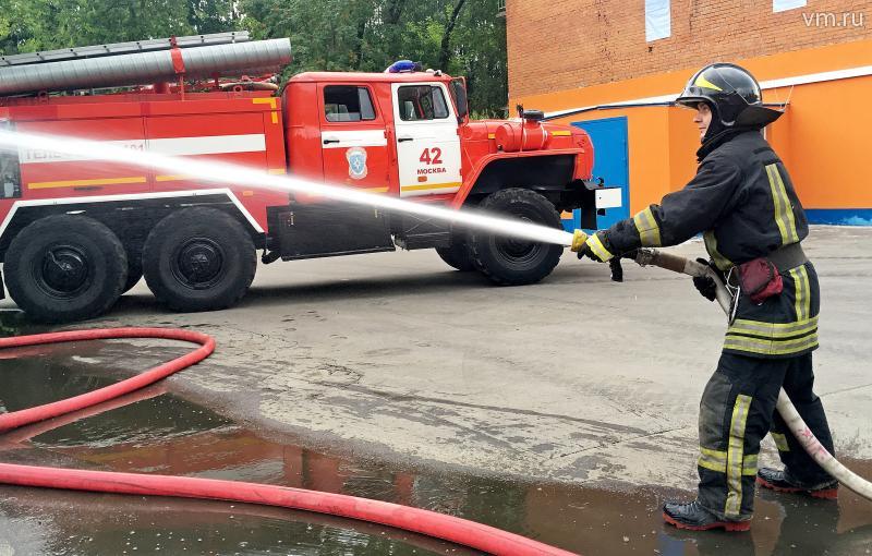 Спасатели потушили пожар в кафе на юго-западе Москвы