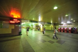 В около 300 подземных пешеходных переходах проведут мокрую уборку сотрудники Гормоста. Фото: архив, «Вечерняя Москва»
