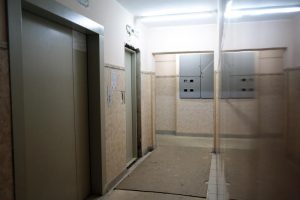 В многоквартирных домах района Царицыно меняют лифты. Фото: архив, «Вечерняя Москва» В многоквартирных домах района Царицыно меняют лифты. Фото: архив, «Вечерняя Москва»