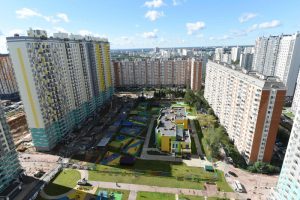 Ребенок упал с 11 этажа. Фото: «Вечерняя Москва» Ребенок упал с 11 этажа. Фото: «Вечерняя Москва»