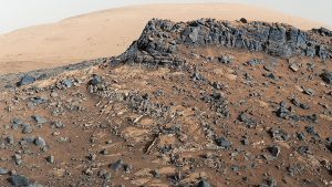 Другие специалисты назвали находку скалами. Фото: NASA