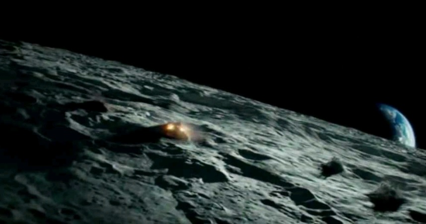 NASA «полетит изучать» таинственные полосы на Луне