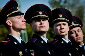 Стражи порядка начнут дежурить с момента завоза документации. Фото: Александр Казаков Стражи порядка начнут дежурить с момента завоза документации. Фото: Александр Казаков