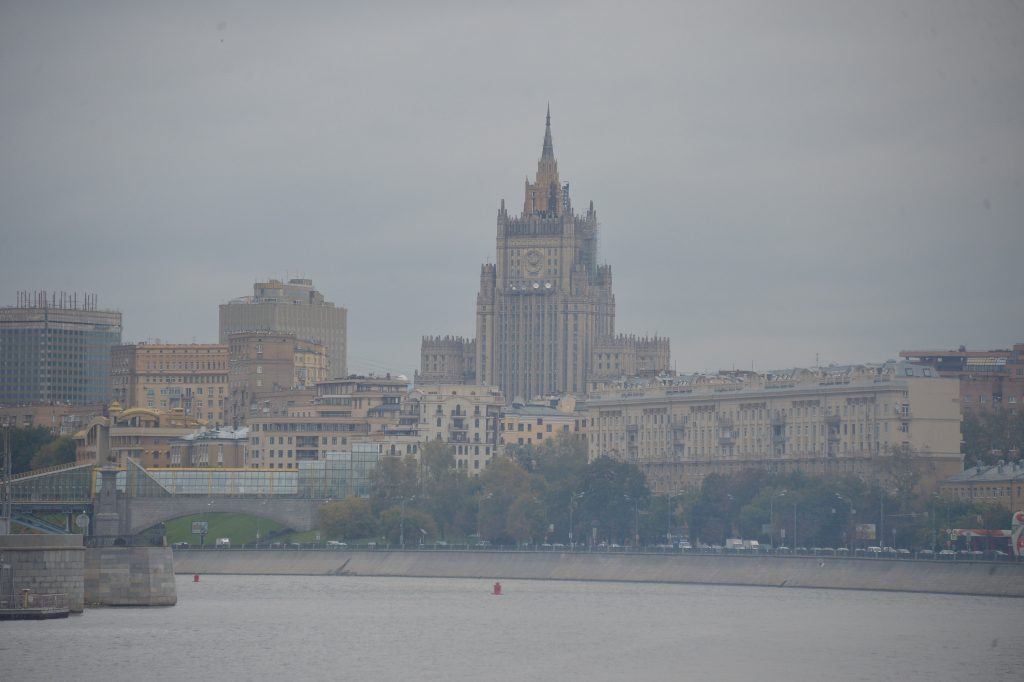 В среду москвичей напугали «желтым» уровнем опасности из-за тумана с заморозками
