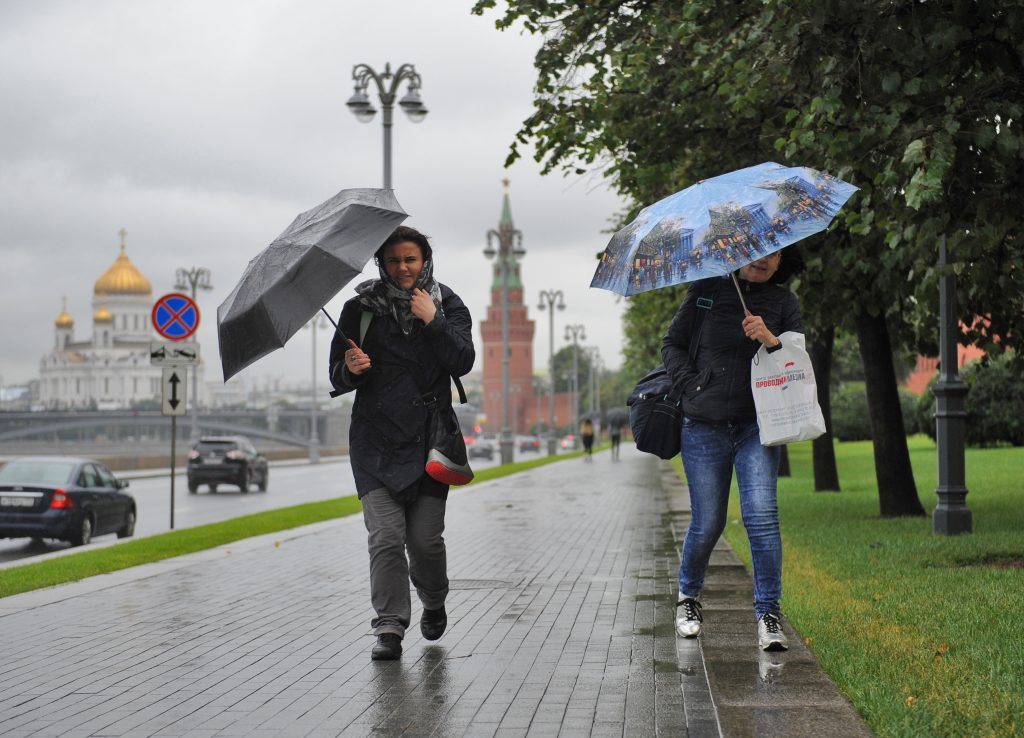 Жителей Москвы напугали «циклонической депрессией» на выходных