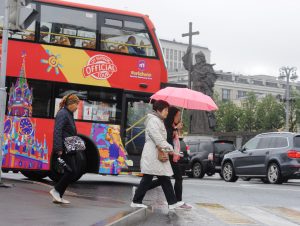 Парковки для туристических автобусов организуют в Москве