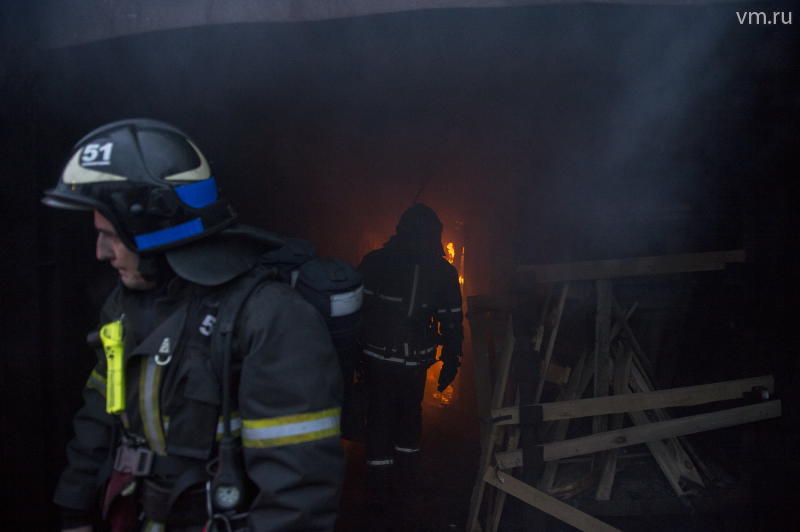После пожара на юге Москвы спасли семь человек