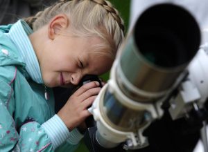 В галерее «Загорье» организуют курс бесплатных лекций и интерактивных занятий по астрономии для школьников. Фото: архив, «Вечерняя Москва»