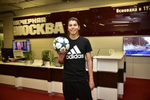 Надежда Карпова будет выступать за испанский футбольный клуб «Валенсия». Фото: Антон Гердо, «Вечерняя Москва» Надежда Карпова будет выступать за испанский футбольный клуб «Валенсия». Фото: Антон Гердо, «Вечерняя Москва»