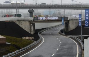 Развязка МКАД с Бесединовским шоссе будет реконструирована в ближайшие три года. Фото: Владимир Новиков, «Вечерняя Москва» Развязка МКАД с Бесединовским шоссе будет реконструирована в ближайшие три года. Фото: Владимир Новиков, «Вечерняя Москва»
