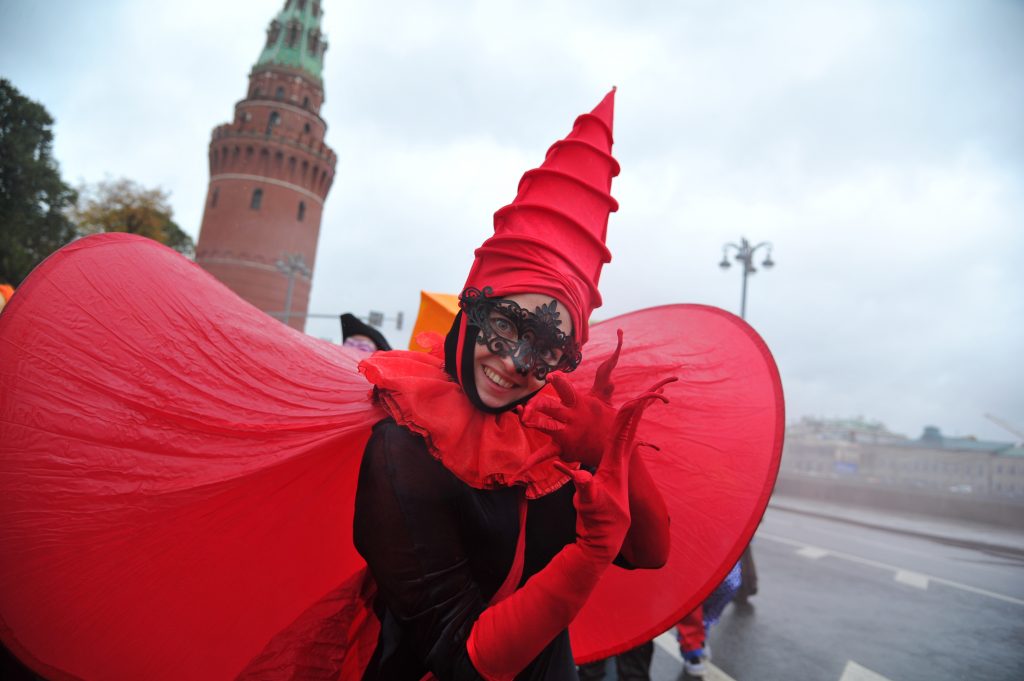 парад-карнавал, посвященный открытию Девятнадцатого Всемирного фестиваля молодежи и студентов (ВФМС). Фото: Светлана Колоскова