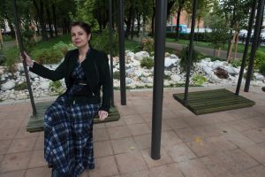 29 сентября 2017 года. Глава управы Даниловского района Ольга Конюхова в сквере на Серпуховском Валу. Фото: Артем Житенев 29 сентября 2017 года. Глава управы Даниловского района Ольга Конюхова в сквере на Серпуховском Валу. Фото: Артем Житенев