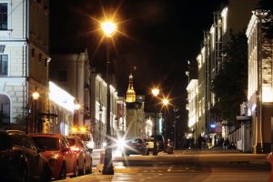 Новые энергоэффективыне фонари появились в столичных дворах. Фото: архив, «Вечерняя Москва»