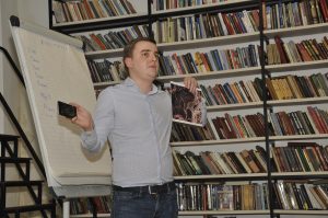 Сотрудники библиотеки № 158 рассказали школьникам об особенностях картофеля. Фото: архив, «Вечерняя Москва» Сотрудники библиотеки № 158 рассказали школьникам об особенностях картофеля. Фото: архив, «Вечерняя Москва»