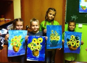 Юные художники приняли участие в мастер-классе Дарьи Голубцовой "Дары осени". Фото: Молодежная палата района Орехово-Борисово Южное Юные художники приняли участие в мастер-классе Дарьи Голубцовой "Дары осени". Фото: Молодежная палата района Орехово-Борисово Южное