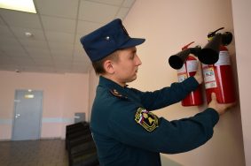 Будут приобретены как порошковые, так и углекислотные аппараты. Фото: Антон Гердо
