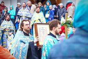 Крестный ход в день празднования Покрова Пресвятой Богородицы в районе Орехово-Борисово Южное. Фото: Алексей Поляков