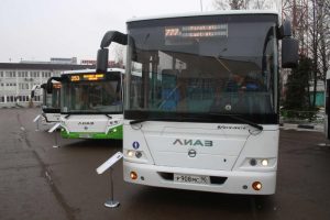 Автобусы «Мосгортранса» с начала 2017 года перевезли более шести миллионов человек. Фото: архив, «Вечерняя Москва»
