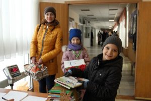 Более 800 килограммов макулатуры собрали школьники общеобразовательного учреждения №630 Донского района. Фото: Максим Аносов, «Вечерняя Москва» Более 800 килограммов макулатуры собрали школьники общеобразовательного учреждения №630 Донского района. Фото: Максим Аносов, «Вечерняя Москва»