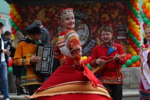 Библиотека имени Симонова проведет народную программу в «Ночь искусств». Фото: Антон Гердо, «Вечерняя Москва» Библиотека имени Симонова проведет народную программу в «Ночь искусств». Фото: Антон Гердо, «Вечерняя Москва»