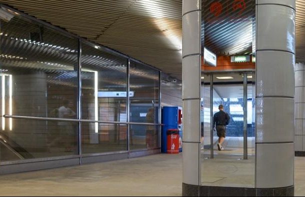 Зеркала для пассажиров установили на станции метро «Зябликово»